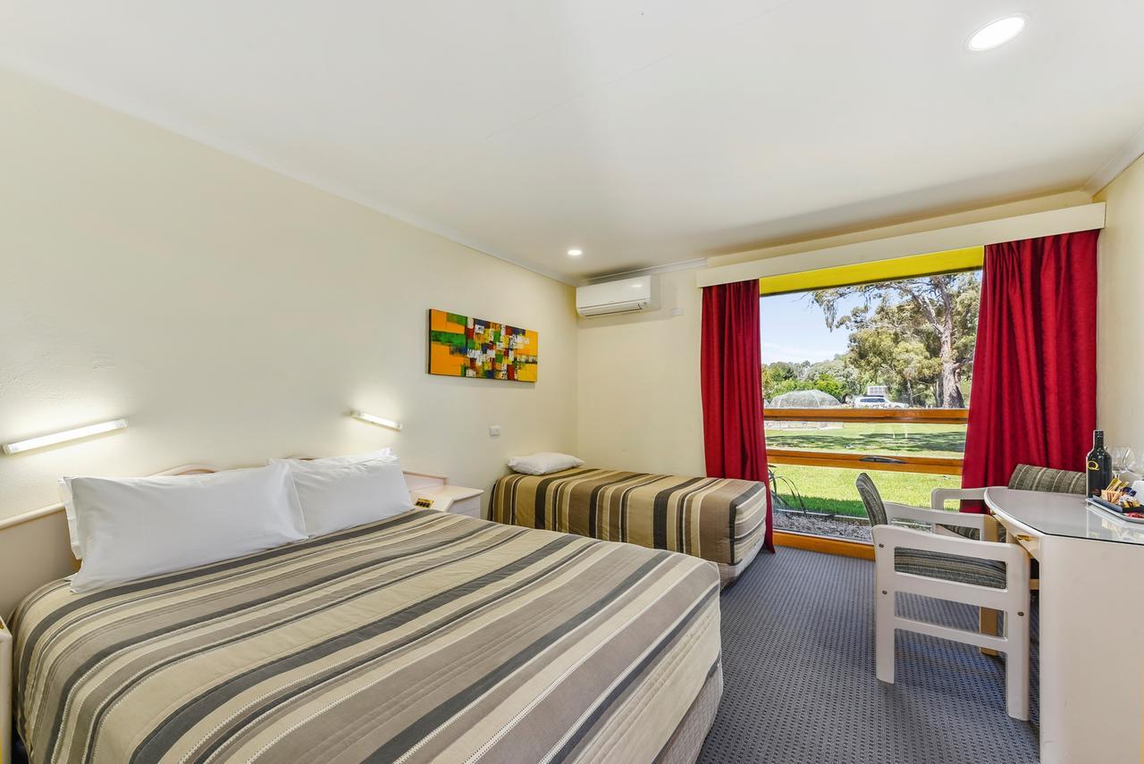 William Macintosh Motor Lodge Наракоорт Экстерьер фото