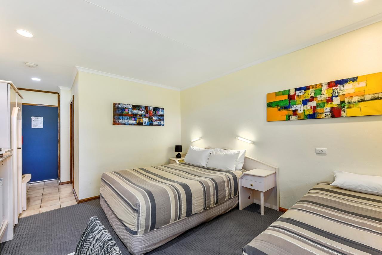 William Macintosh Motor Lodge Наракоорт Экстерьер фото