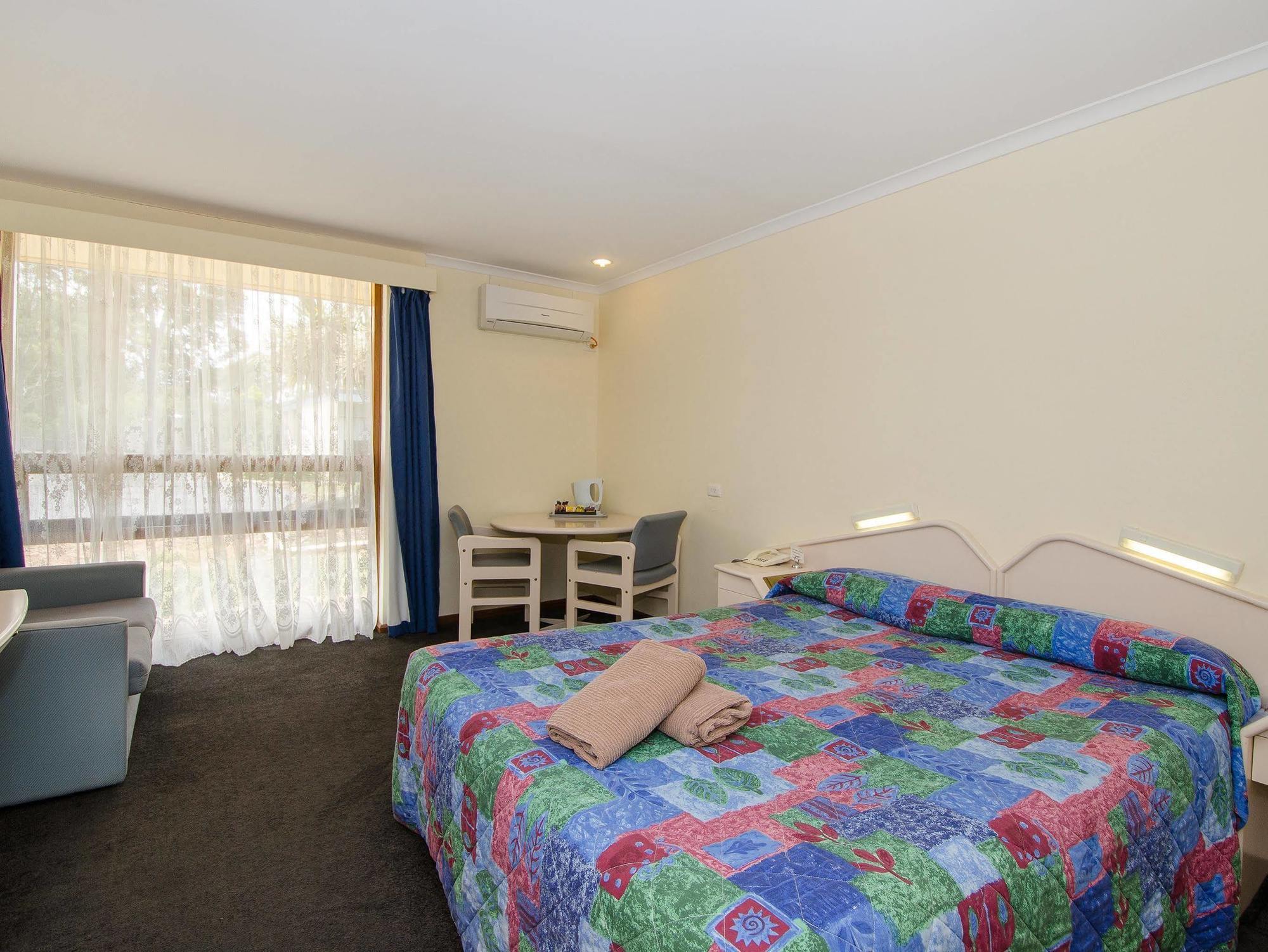 William Macintosh Motor Lodge Наракоорт Экстерьер фото