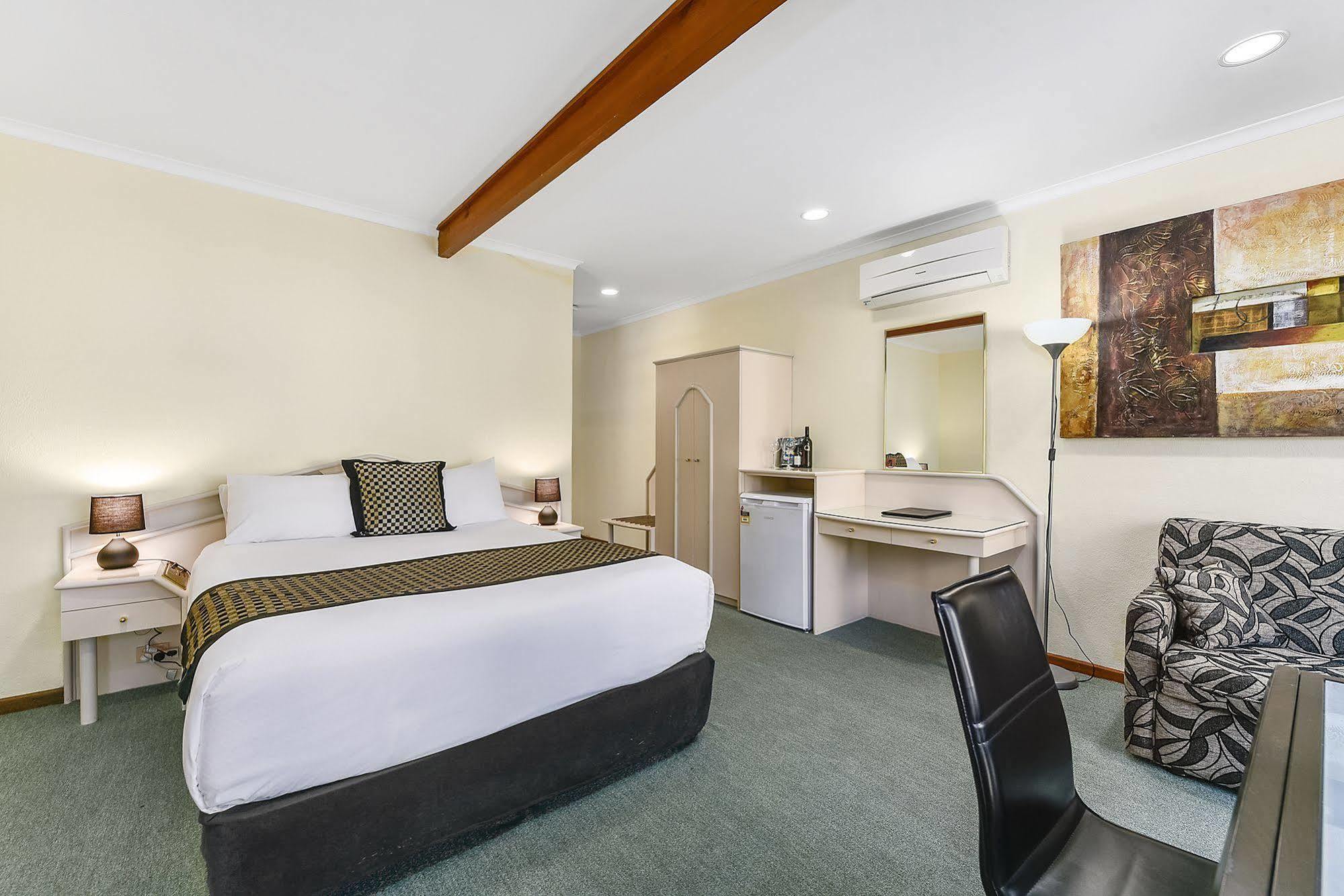 William Macintosh Motor Lodge Наракоорт Экстерьер фото